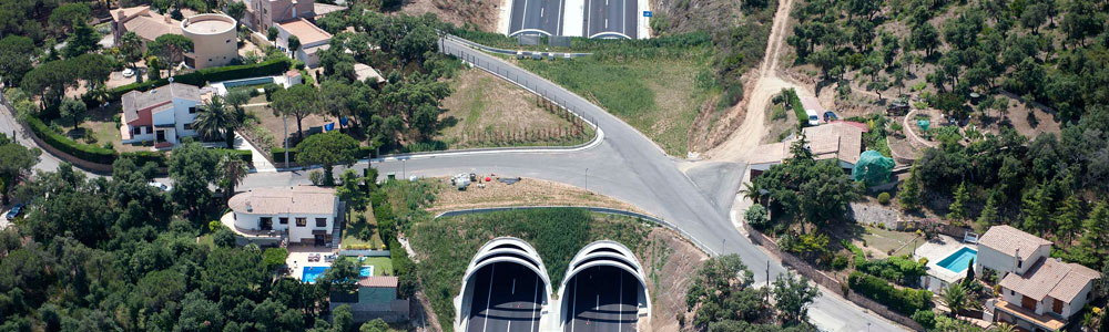 Boques de túnel i vial de connexió en una obra lineal a Catalunya